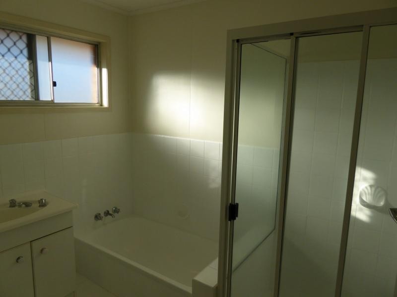 3 NEWITT Street, Thabeban QLD 4670