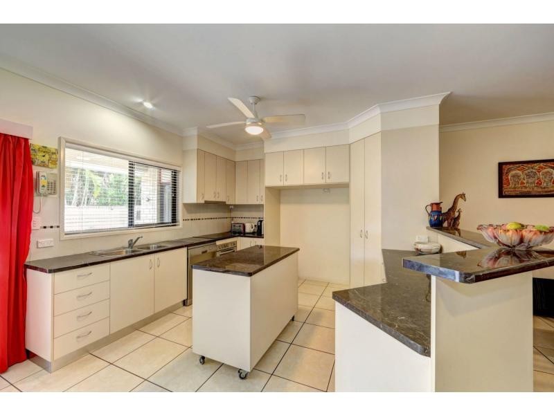 1 Gengers Road, Moore Park Beach QLD 4670