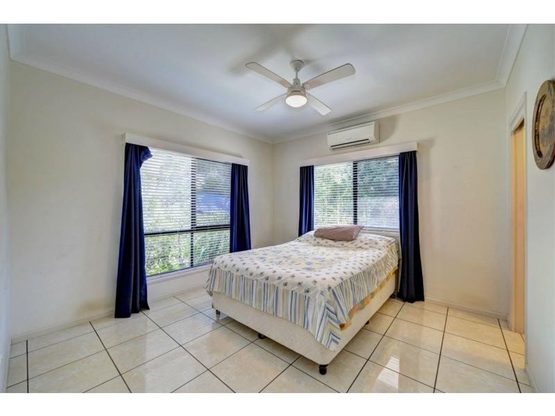 1 Gengers Road, Moore Park Beach QLD 4670