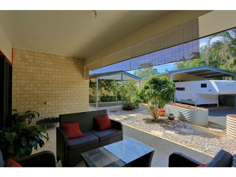 1 Gengers Road, Moore Park Beach QLD 4670