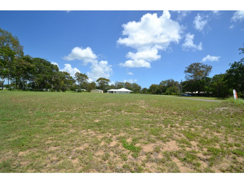 Moore Park Beach QLD 4670