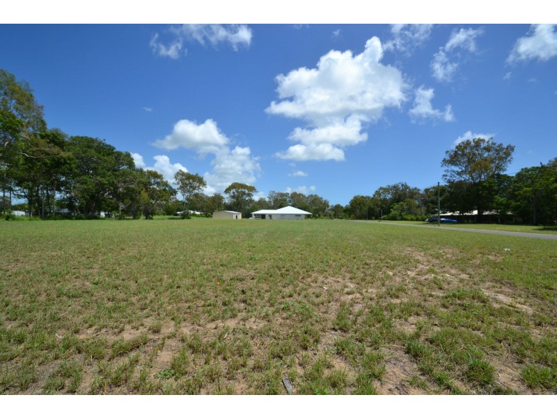 Moore Park Beach QLD 4670