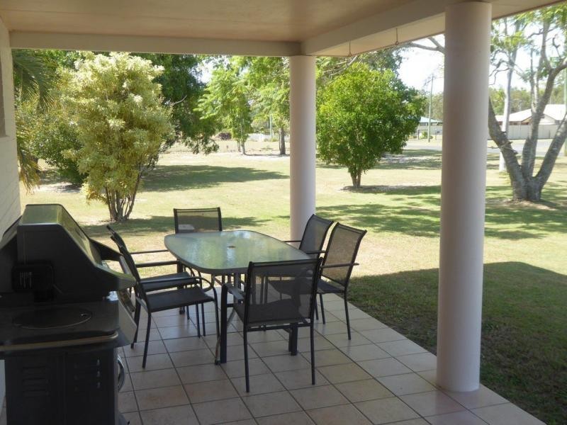 2 Belluna Crescent, Gooburrum QLD 4670