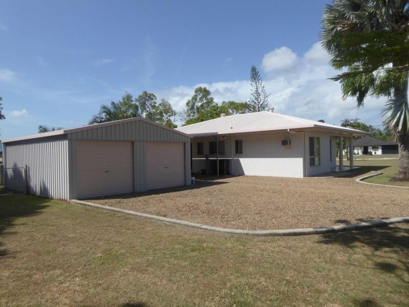 2 Belluna Crescent, Gooburrum QLD 4670