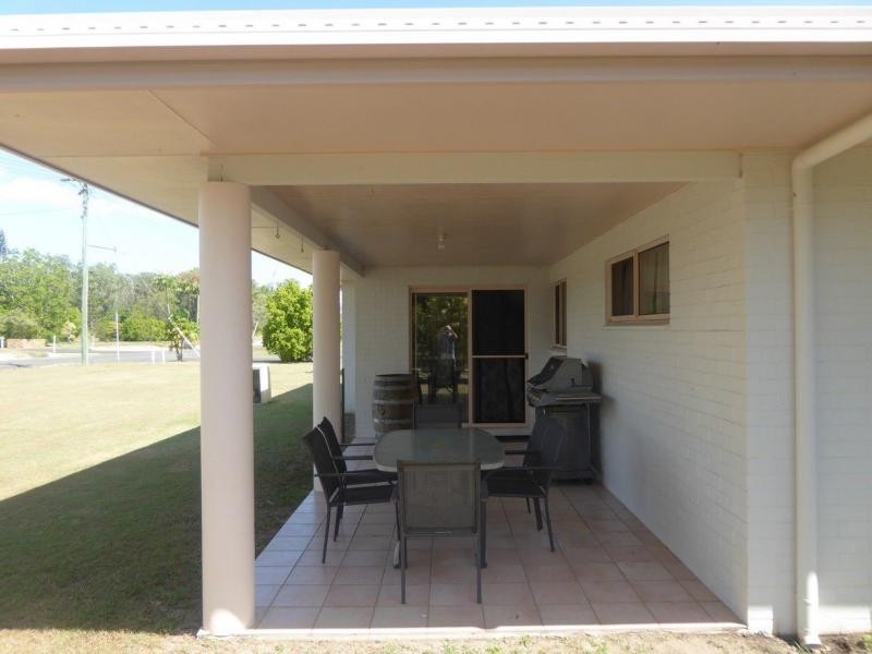 2 Belluna Crescent, Gooburrum QLD 4670