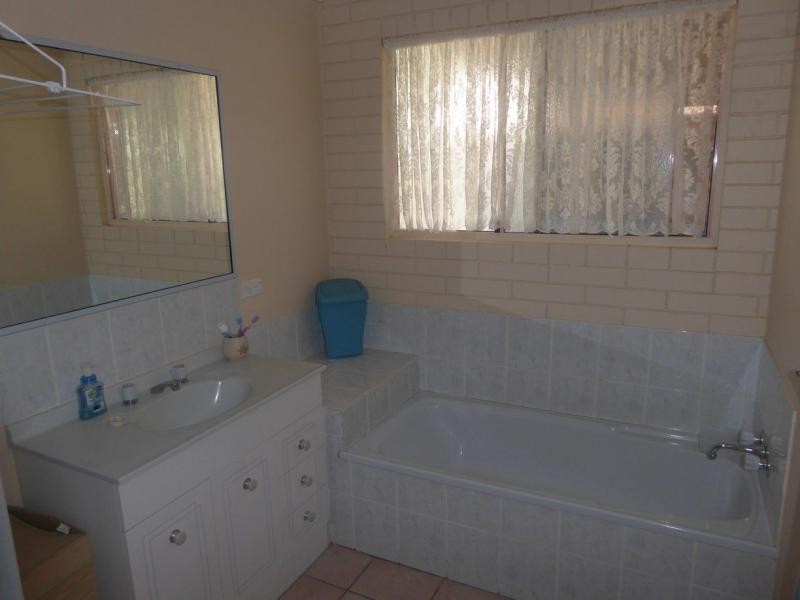 2 Belluna Crescent, Gooburrum QLD 4670