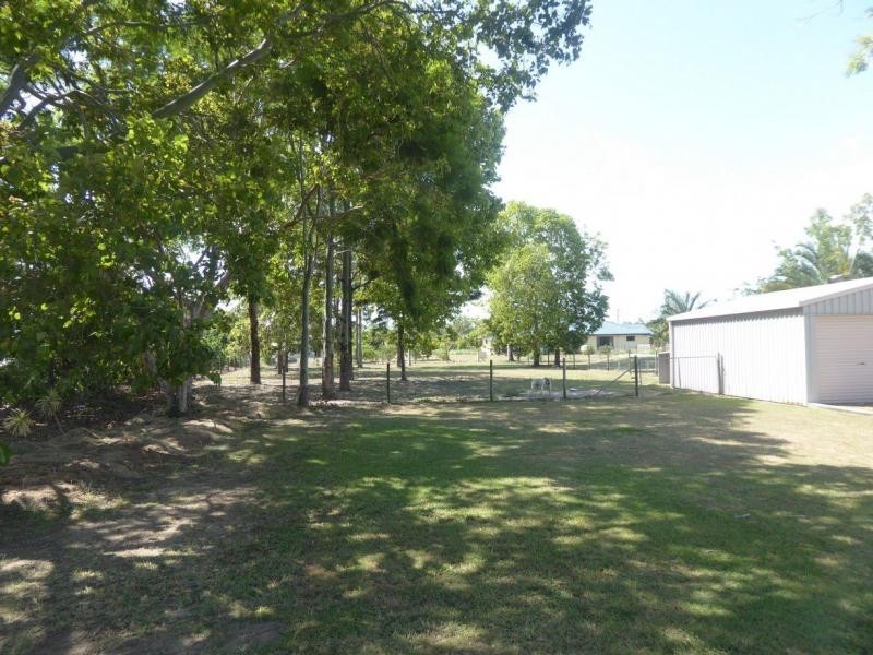 2 Belluna Crescent, Gooburrum QLD 4670