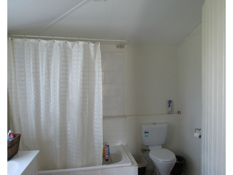 8 Cran Street, Bundaberg East QLD 4670