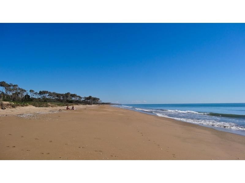 Moore Park Beach QLD 4670
