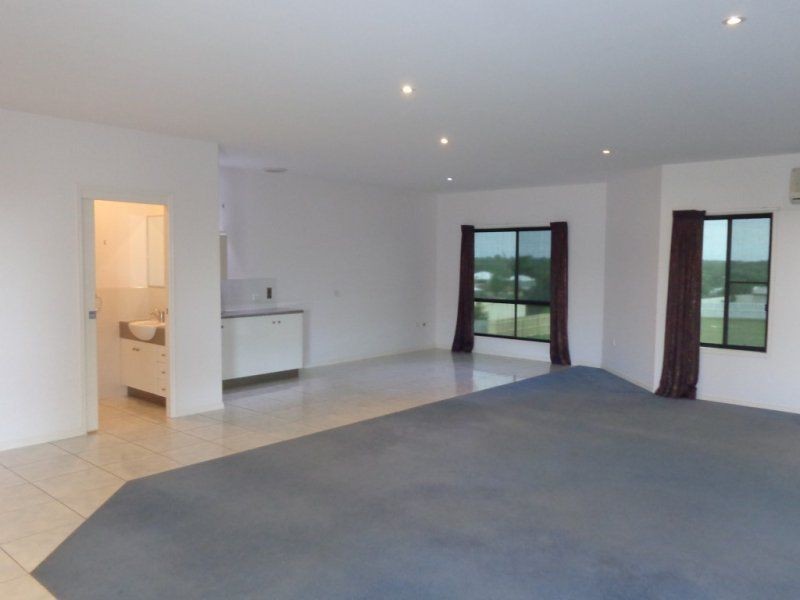 95 Barolin Esplanade, Coral Cove QLD 4670