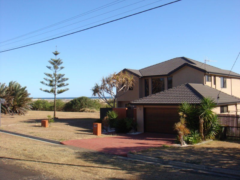 1 RULE Street, Elliott Heads QLD 4670
