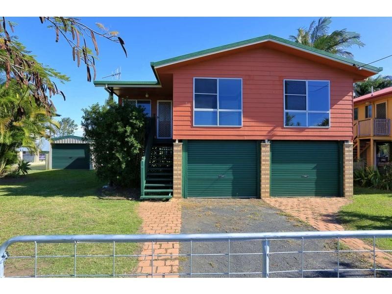 8 Powers, Burnett Heads QLD 4670