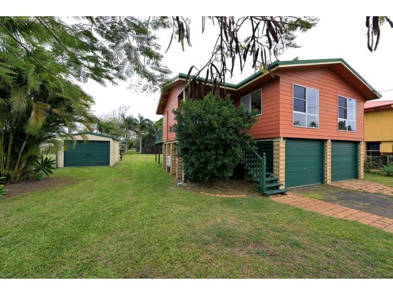 8 Powers, Burnett Heads QLD 4670