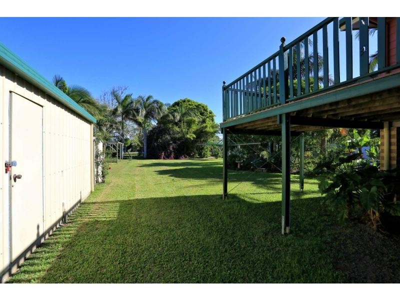 8 Powers, Burnett Heads QLD 4670