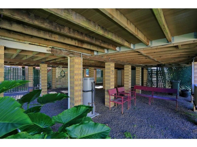 8 Powers, Burnett Heads QLD 4670