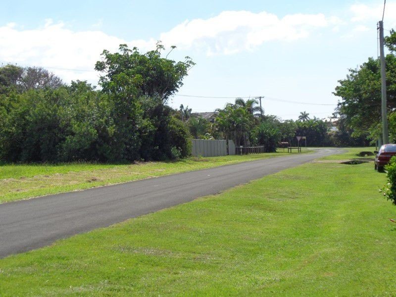 30 Nielson Avenue, Burnett Heads QLD 4670