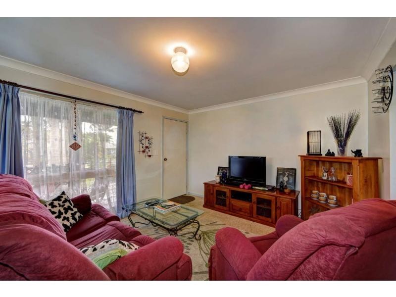 10 Burns Street, Burnett Heads QLD 4670