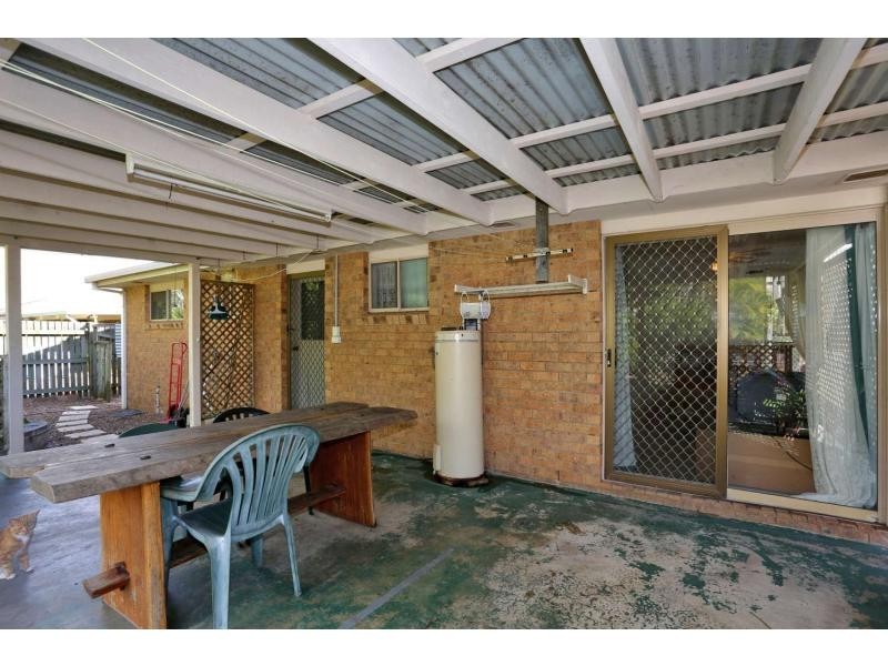 10 Burns Street, Burnett Heads QLD 4670