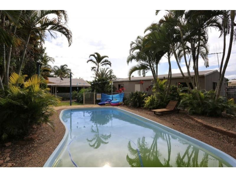 10 Burns Street, Burnett Heads QLD 4670