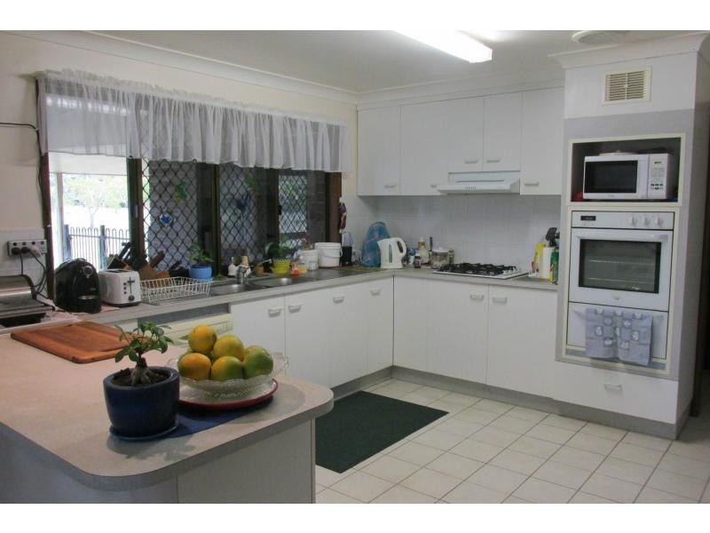 4 Grahams Road, Sharon QLD 4670