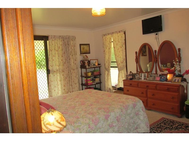 4 Grahams Road, Sharon QLD 4670