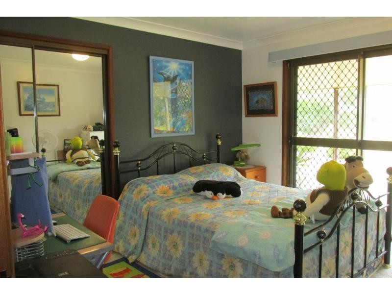 4 Grahams Road, Sharon QLD 4670