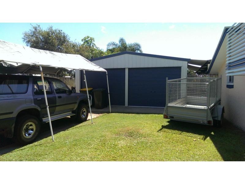4 Briggenshaw  South, Kepnock QLD 4670