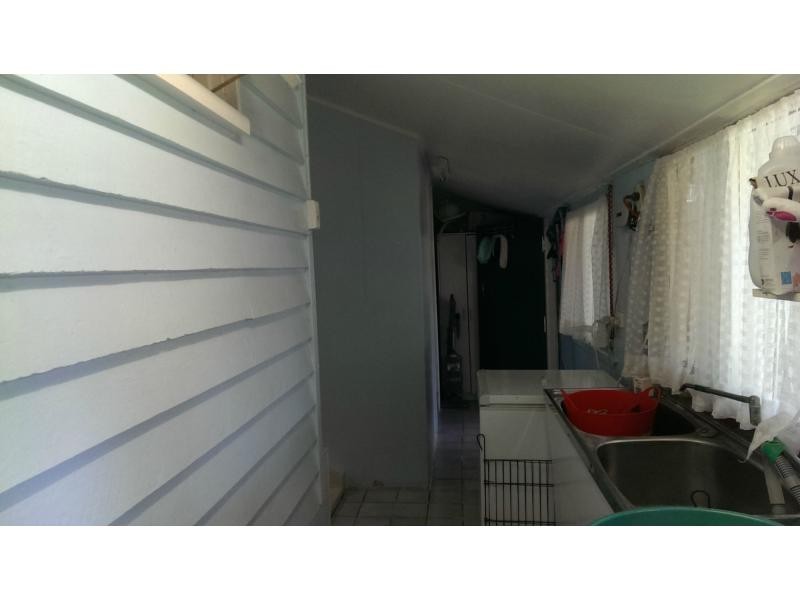 4 Briggenshaw  South, Kepnock QLD 4670