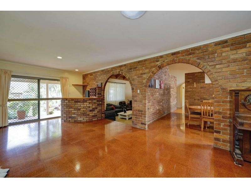 15 Glenview crescent, Avoca QLD 4670