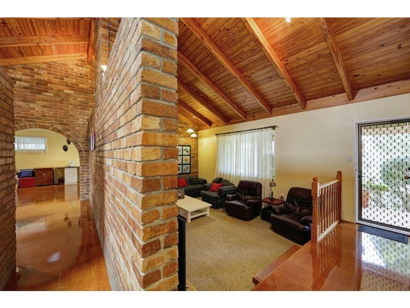 15 Glenview crescent, Avoca QLD 4670