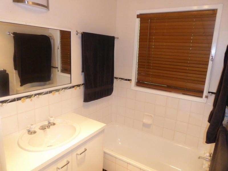 20 Aquamarine , Rivr Park Estate, Branyan QLD 4670