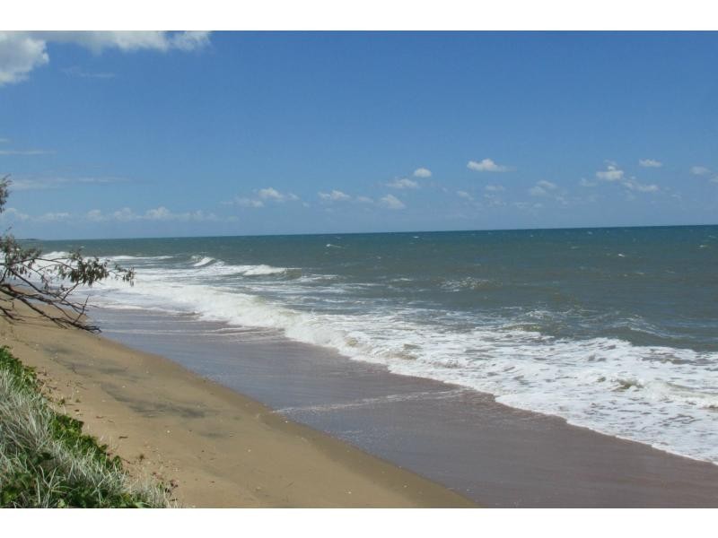 Moore Park Beach QLD 4670