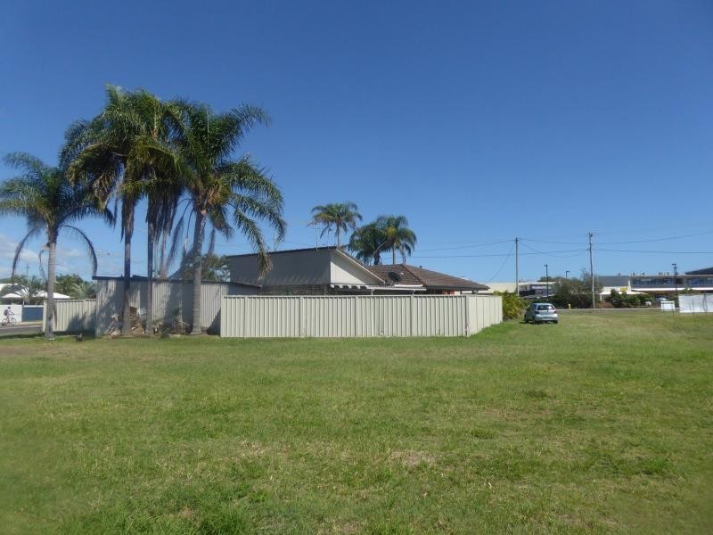 694 Bargara Road, Bargara QLD 4670