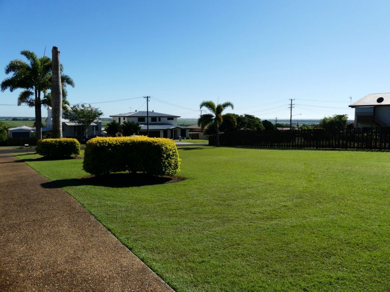 5 Martins Court, Qunaba QLD 4670