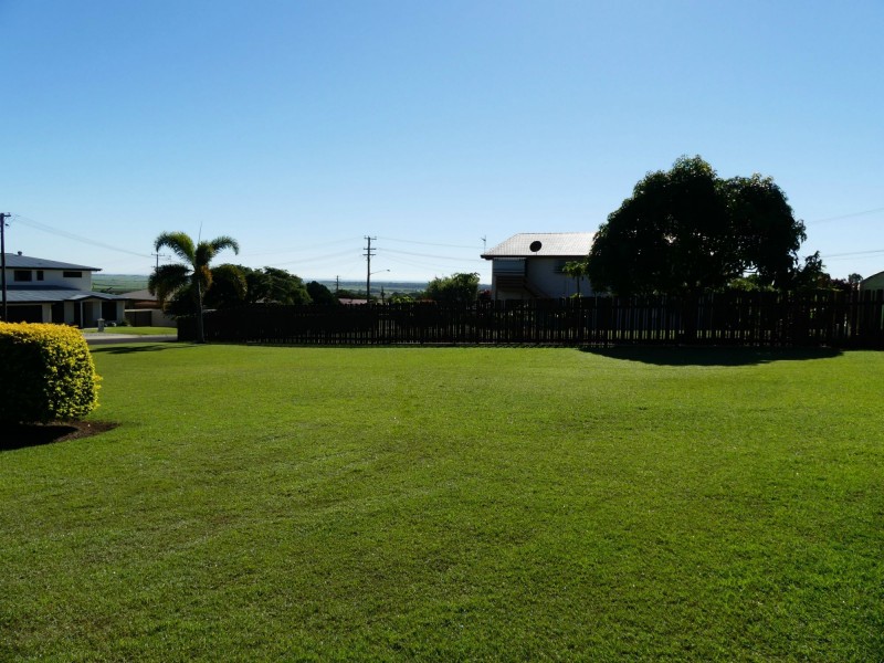 5 Martins Court, Qunaba QLD 4670