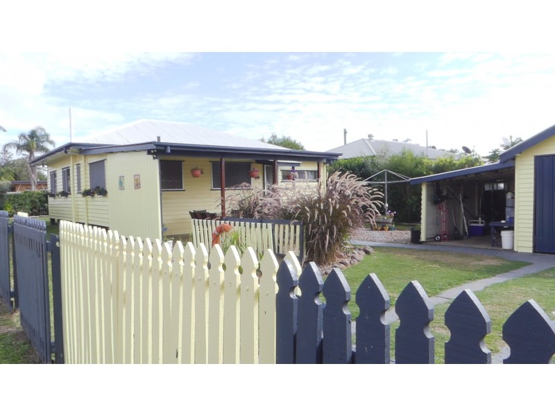 126 Boundary St, Walkervale QLD 4670