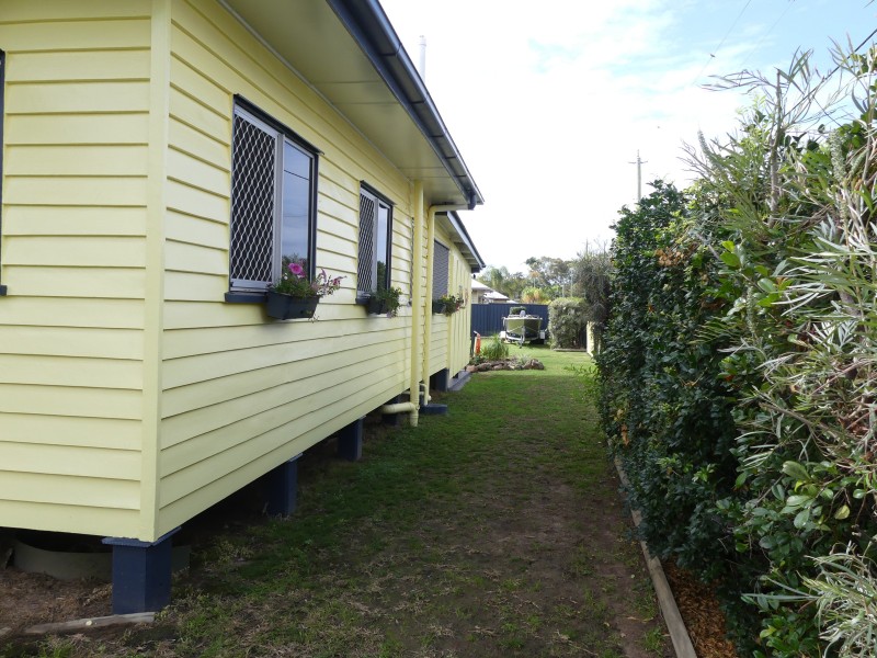 126 Boundary St, Walkervale QLD 4670