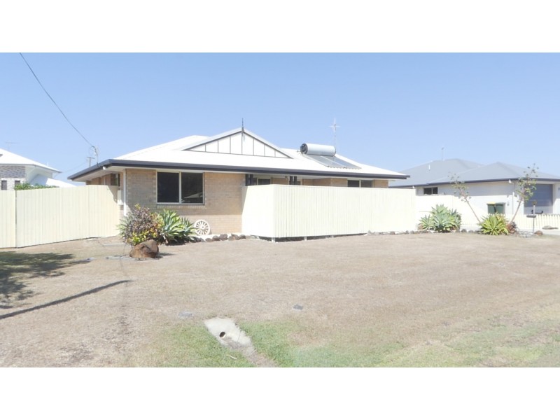 17 Grevillea Ave, Innes Park QLD 4670