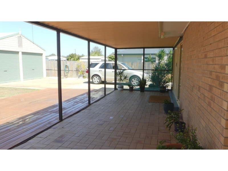 17 Grevillea Ave, Innes Park QLD 4670