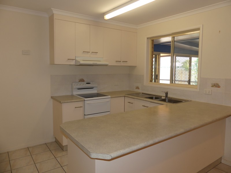 17 Grevillea Ave, Innes Park QLD 4670