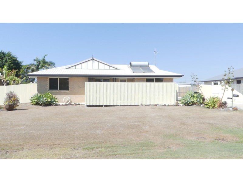 17 Grevillea Ave, Innes Park QLD 4670