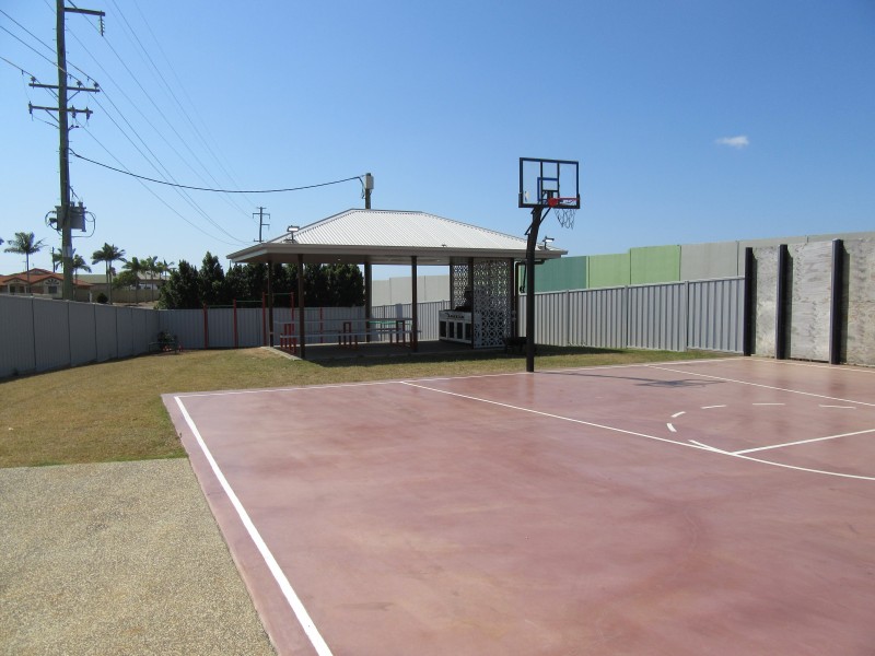 1/112 Greathead Road, Ashfield QLD 4670