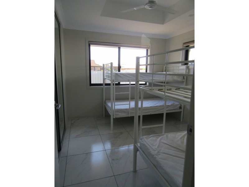 1/112 Greathead Road, Ashfield QLD 4670