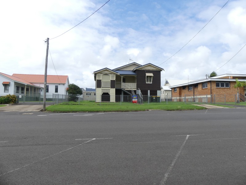 8 Crofton St, Bundaberg Central QLD 4670