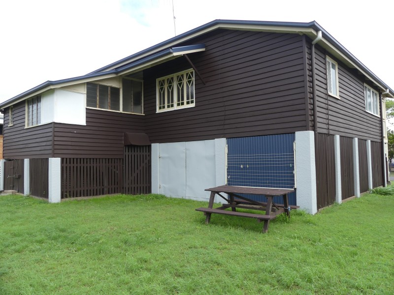 8 Crofton St, Bundaberg Central QLD 4670