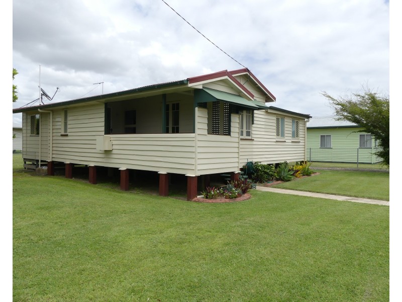 11 Blamey St, Avenell Heights QLD 4670