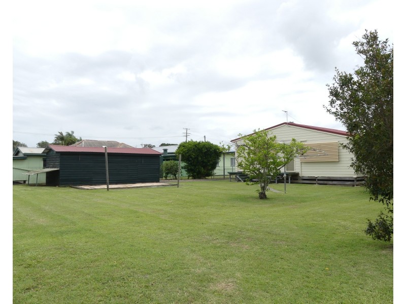 11 Blamey St, Avenell Heights QLD 4670