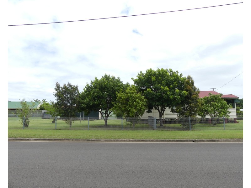 11 Blamey St, Avenell Heights QLD 4670