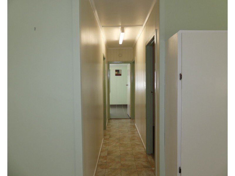 11 Blamey St, Avenell Heights QLD 4670