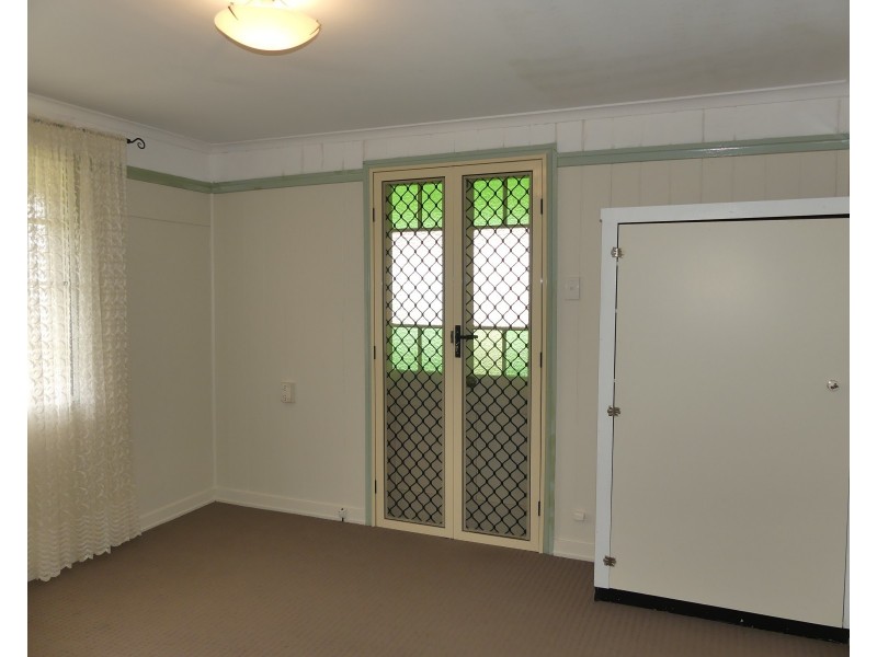 11 Blamey St, Avenell Heights QLD 4670